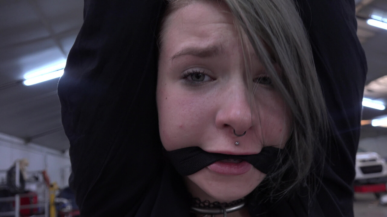Exclusive Emily Addams in PascalsSubSluts